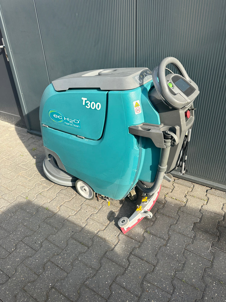 Tennant T300 Schrob-/Zuigmachine Pro-Panel – Volledig Gereviseerd