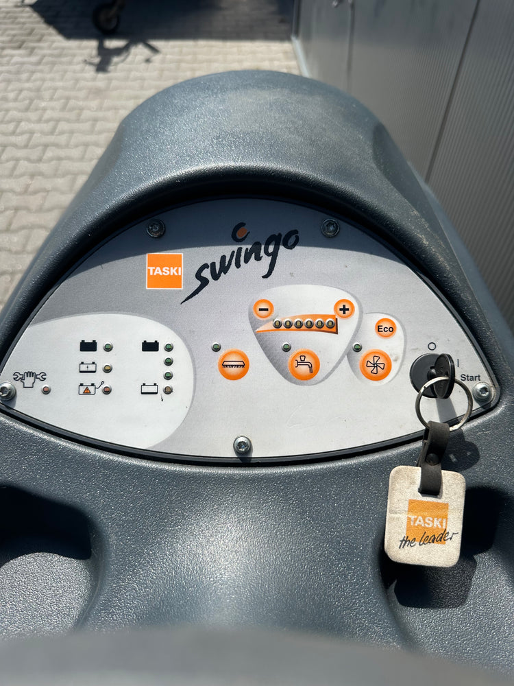 Taski Swingo 955B Schrob-/Zuigmachine – Nieuwe Accu's