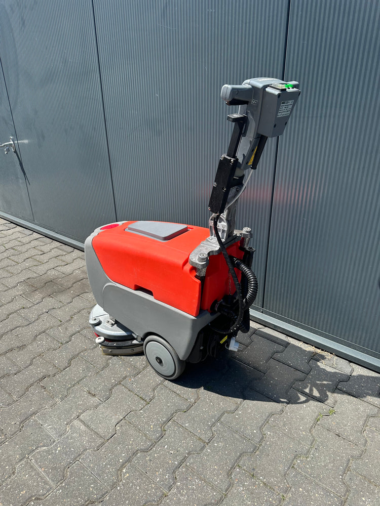 Hako B12 Schrob-/Zuigmachine – Nieuwe Accu's