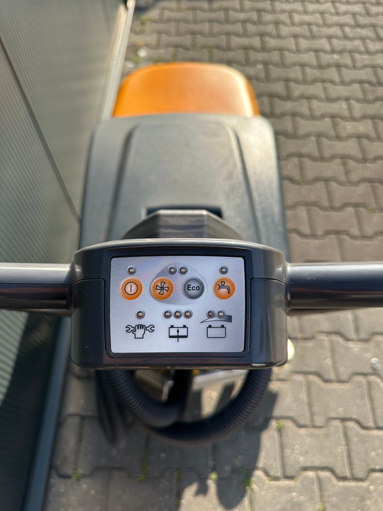 TASKI Swingo 455B Schrob-/Zuigmachine – Volledig Gereviseerd