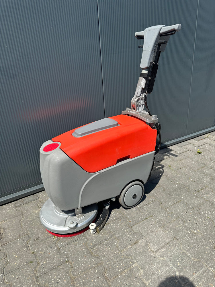 Hako B12 Schrob-/Zuigmachine – Nieuwe Accu's