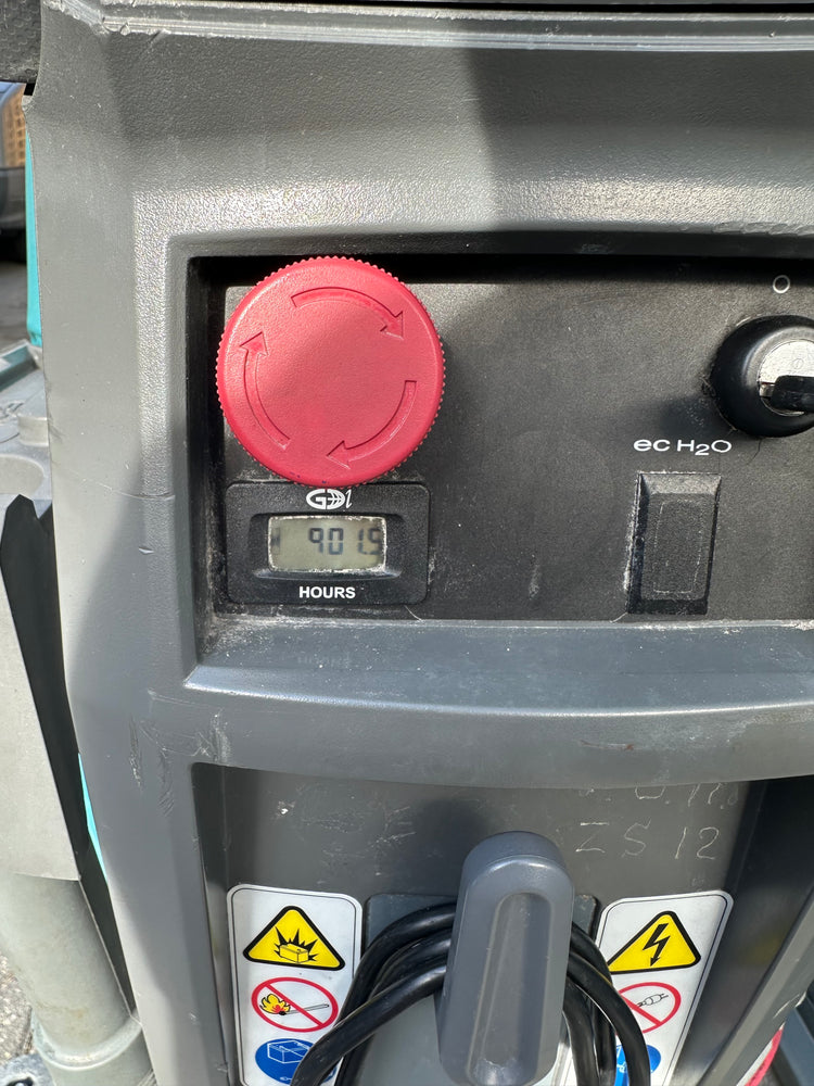 Tennant T300 Schrob-/Zuigmachine Pro-Panel – Volledig Gereviseerd