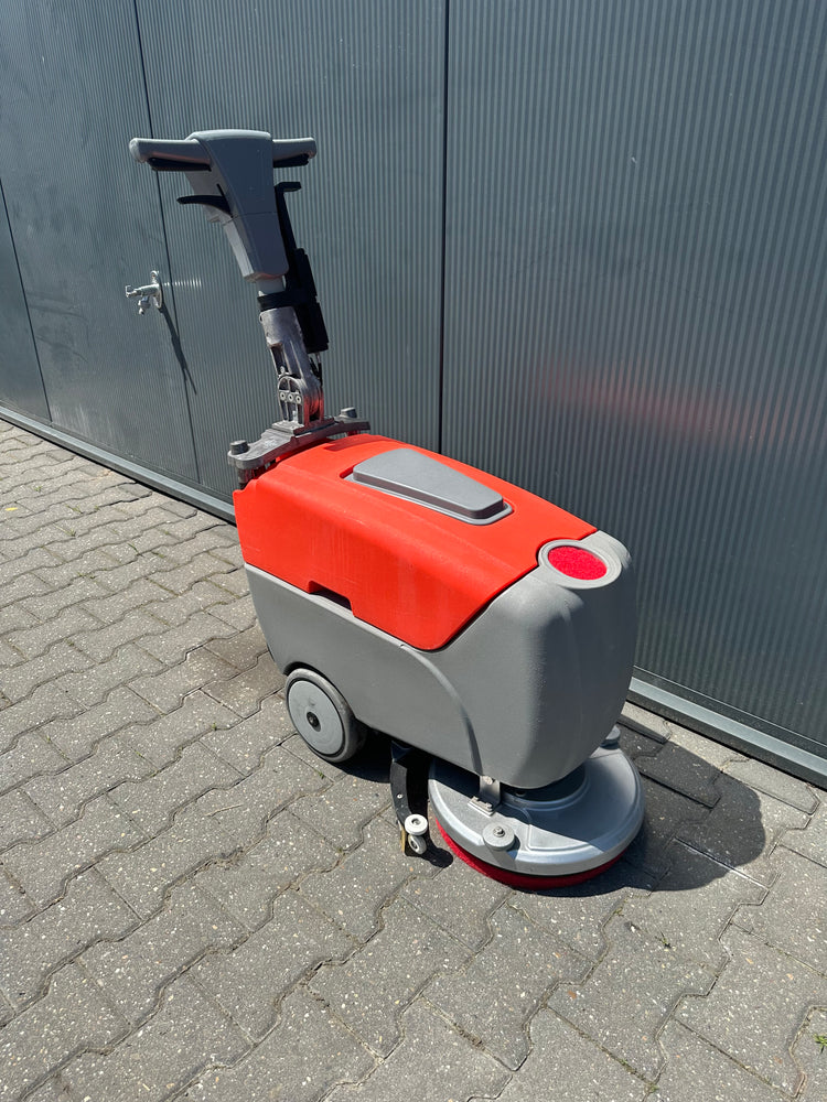 Hako B12 Schrob-/Zuigmachine – Nieuwe Accu's