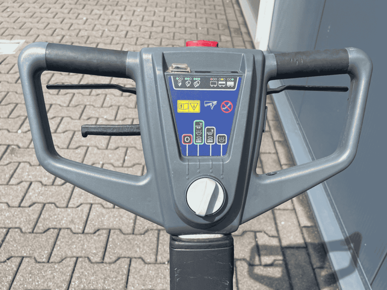 Nilfisk SC400 Schrob-/Zuigmachine – Volledig Gereviseerd