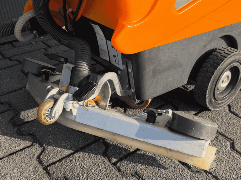 TASKI Swingo 755 B Schrob-/Zuigmachine – Volledig Gereviseerd