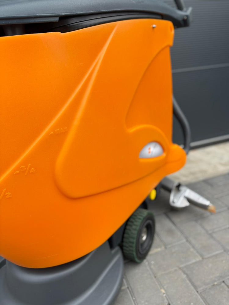 Taski 755 B schrobmachine