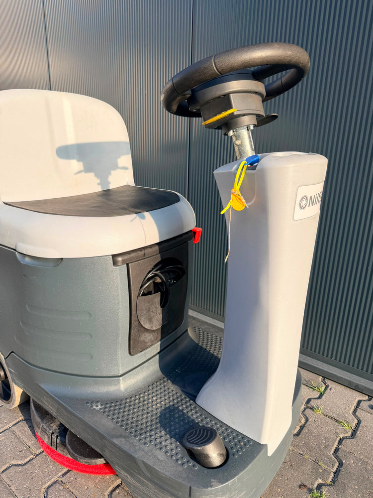 Nilfisk SC2000 Opzit Schrob-/Zuigmachine – Volledig Gereviseerd