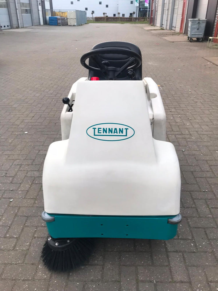 Tennant 6100 Veegmachine – Volledig Gereviseerd