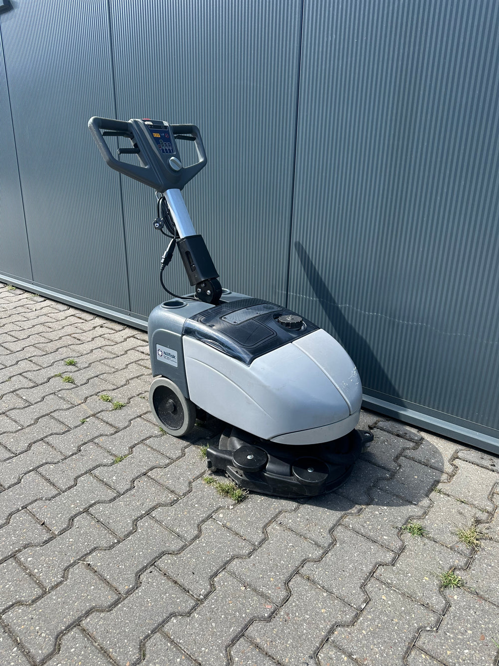 Nilfisk SC351 Schrobmachine – Volledig Gereviseerd