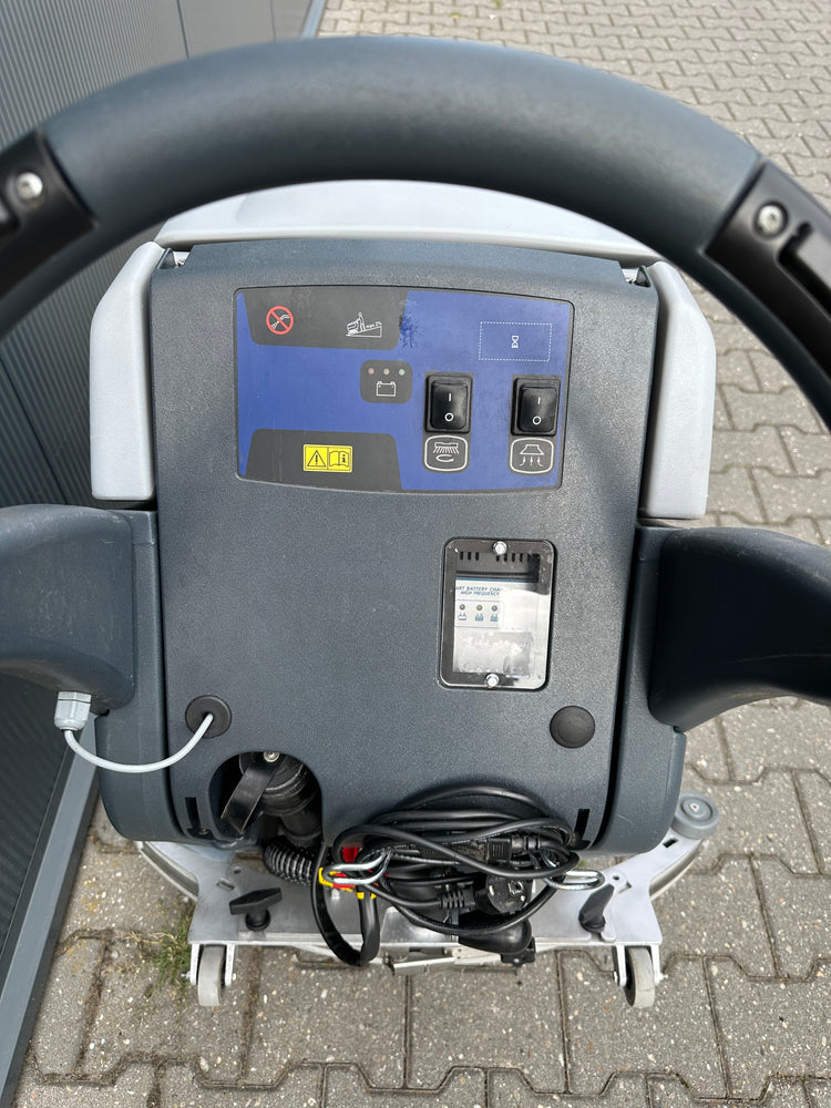 Nilfisk SC450 Schrobzuigmachine – Volledig Gereviseerd
