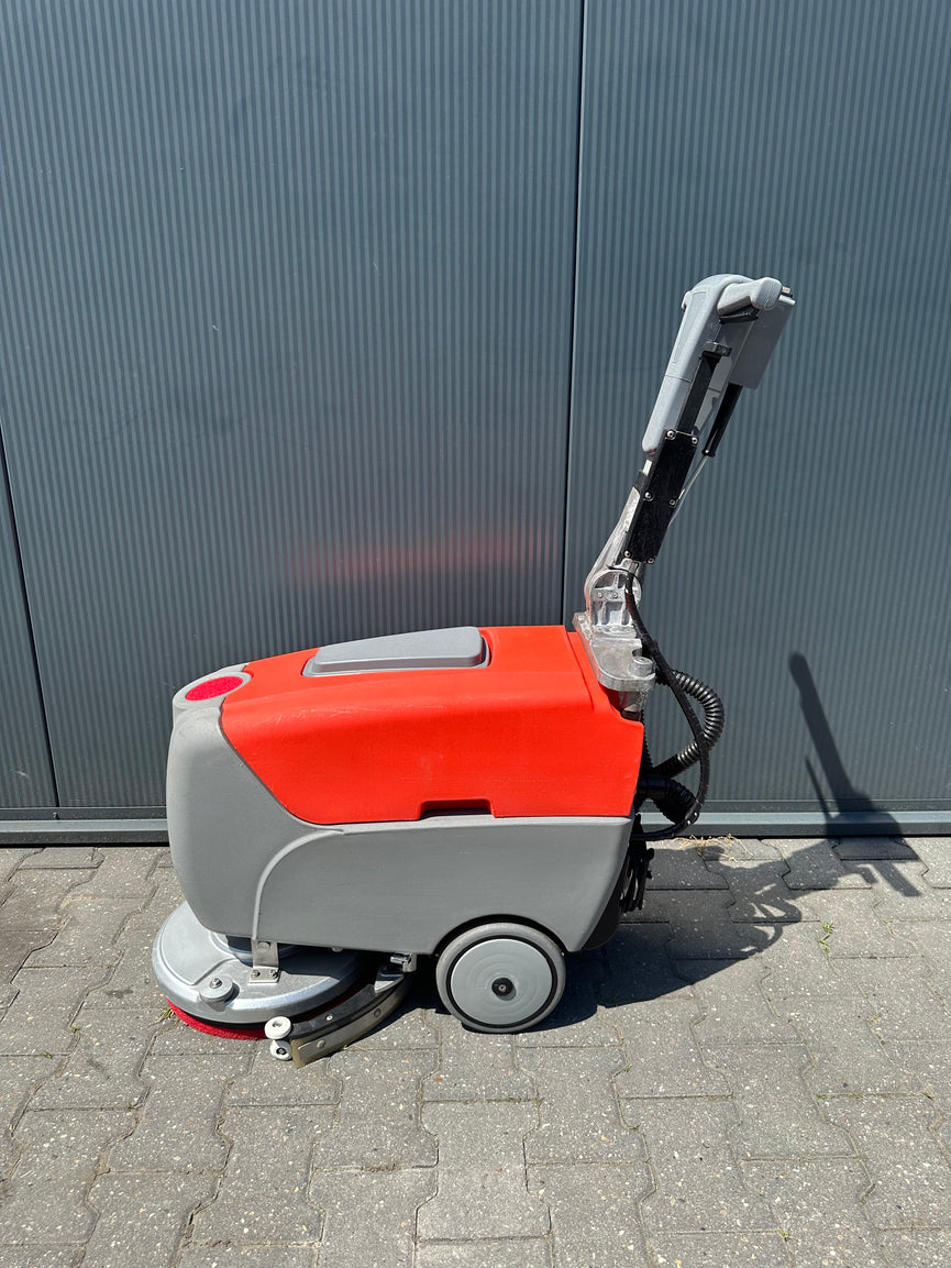 Hako B12 Schrob-/Zuigmachine – Nieuwe Accu's
