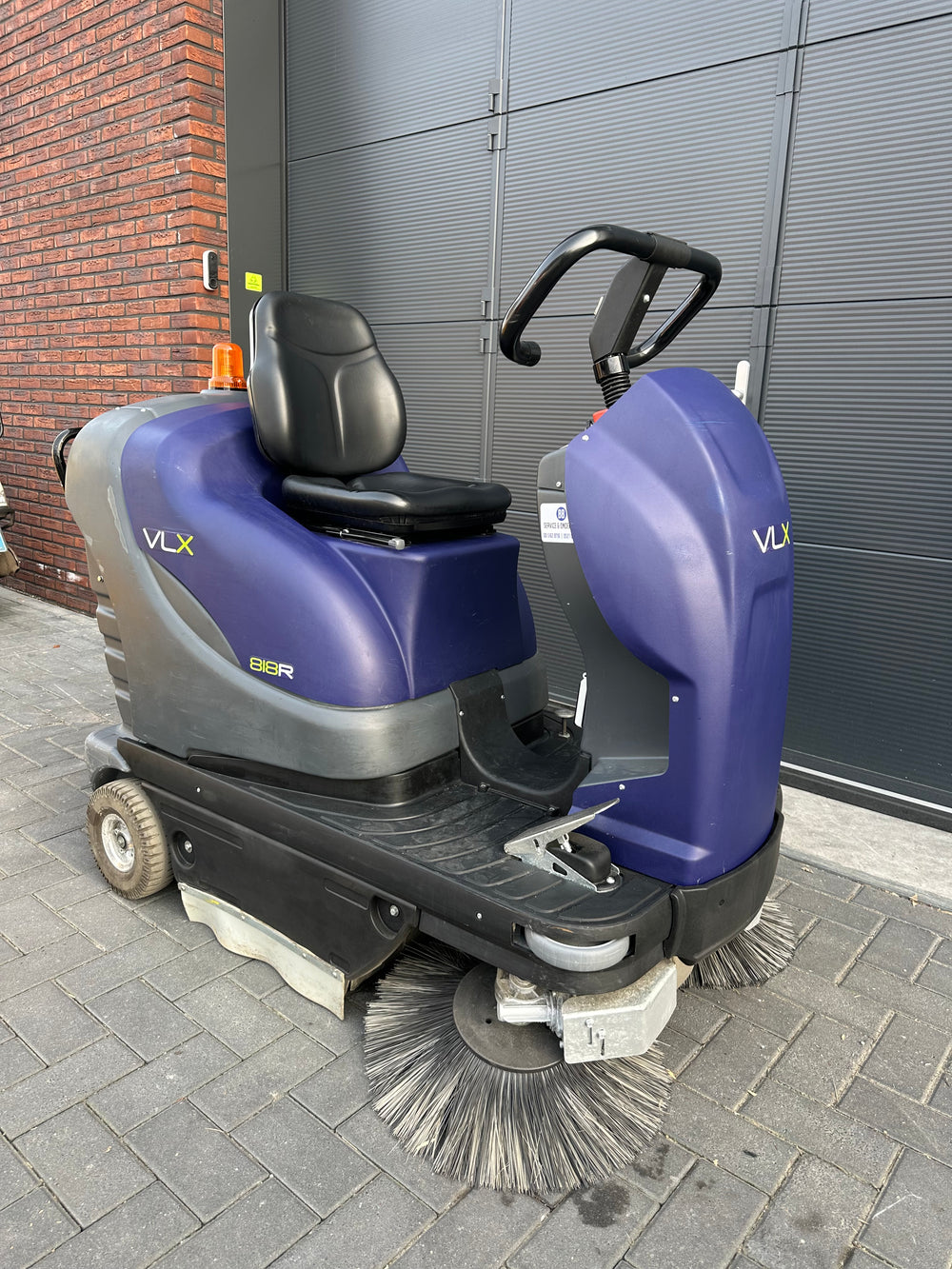 Tennant 818R veegmachine