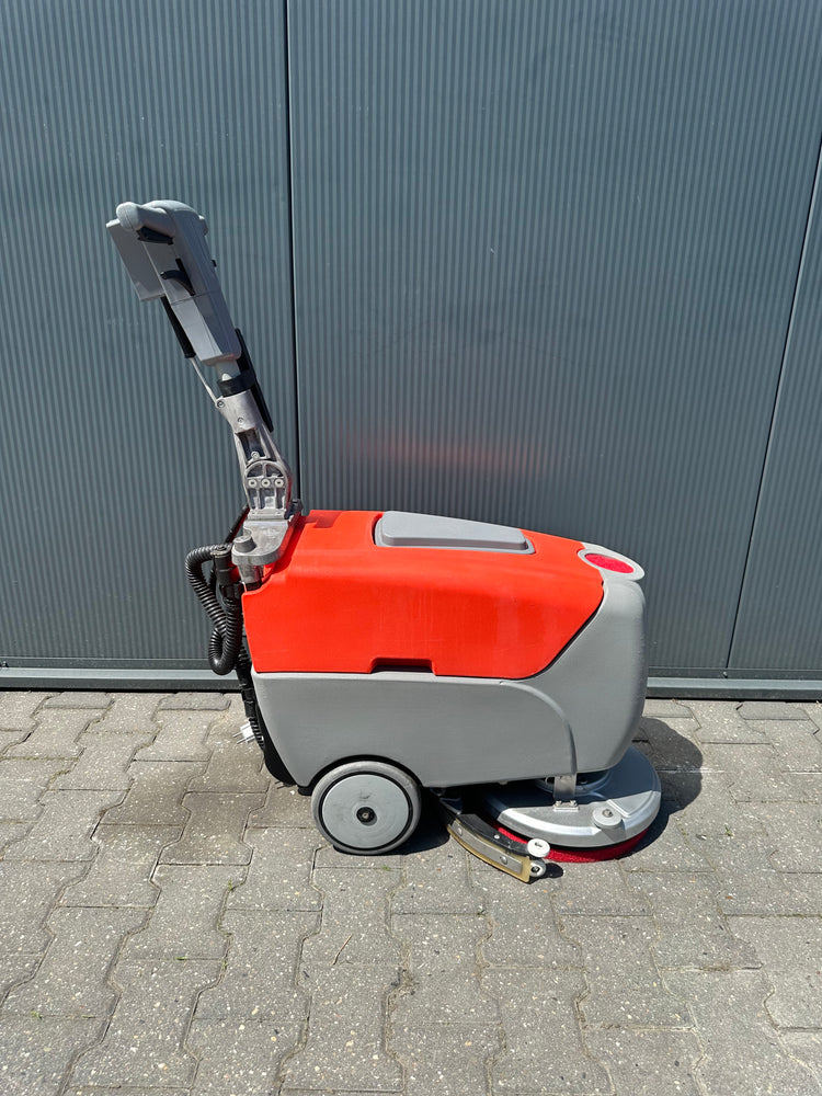 Hako B12 Schrob-/Zuigmachine – Nieuwe Accu's