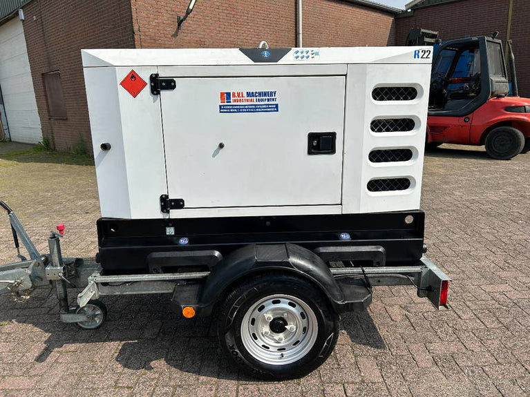 SDMO SDMO R22 20 kVA Aggregaat Generatorset Mitsubishi