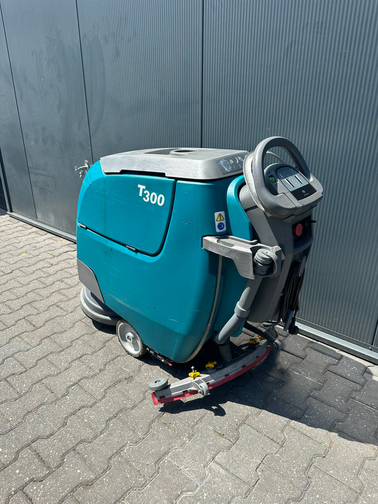 Tennant T300 Schrob-/Zuigmachine – Nieuwe Accu's