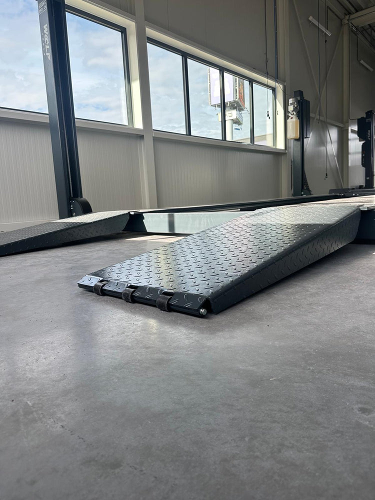 Wolf WL450S 4-Koloms Hefbrug 6500 kg – 6 Meter Rijbaanlengte