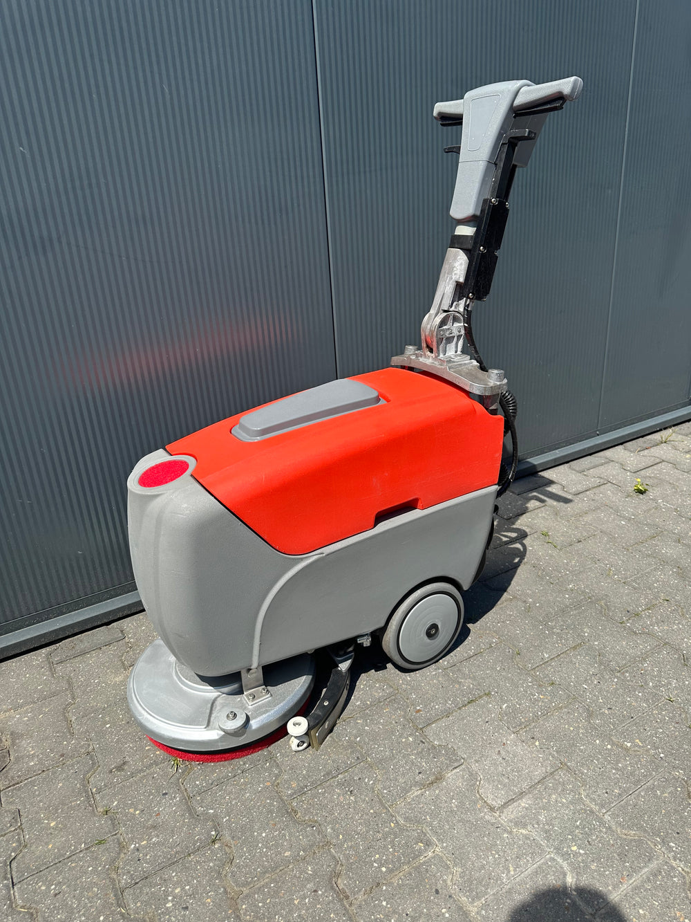 Hako B12 Schrobmachine – Volledig Gereviseerd