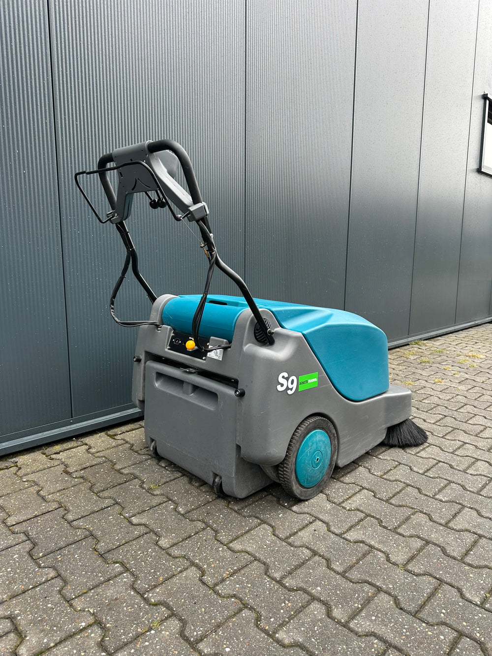 Tennant S9 Veegmachine – Volledig Gereviseerd