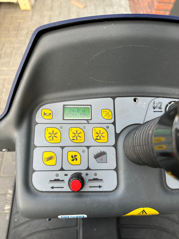 Tennant 818R veegmachine