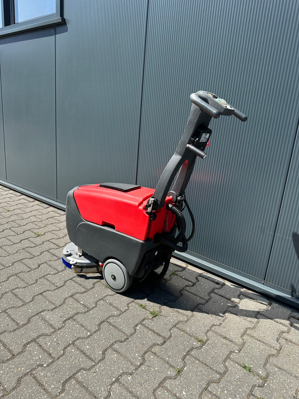 Hako B12 Schrobmachine – Volledig Gereviseerd