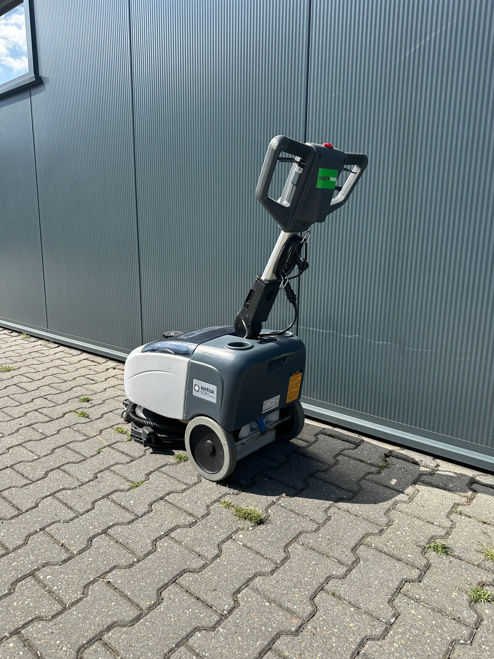 Nilfisk SC351 Schrobmachine – Volledig Gereviseerd