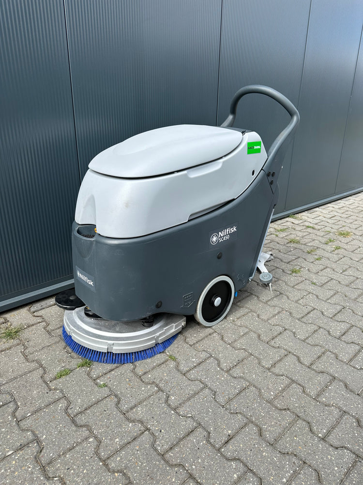Nilfisk SC450 Schrobzuigmachine – Volledig Gereviseerd