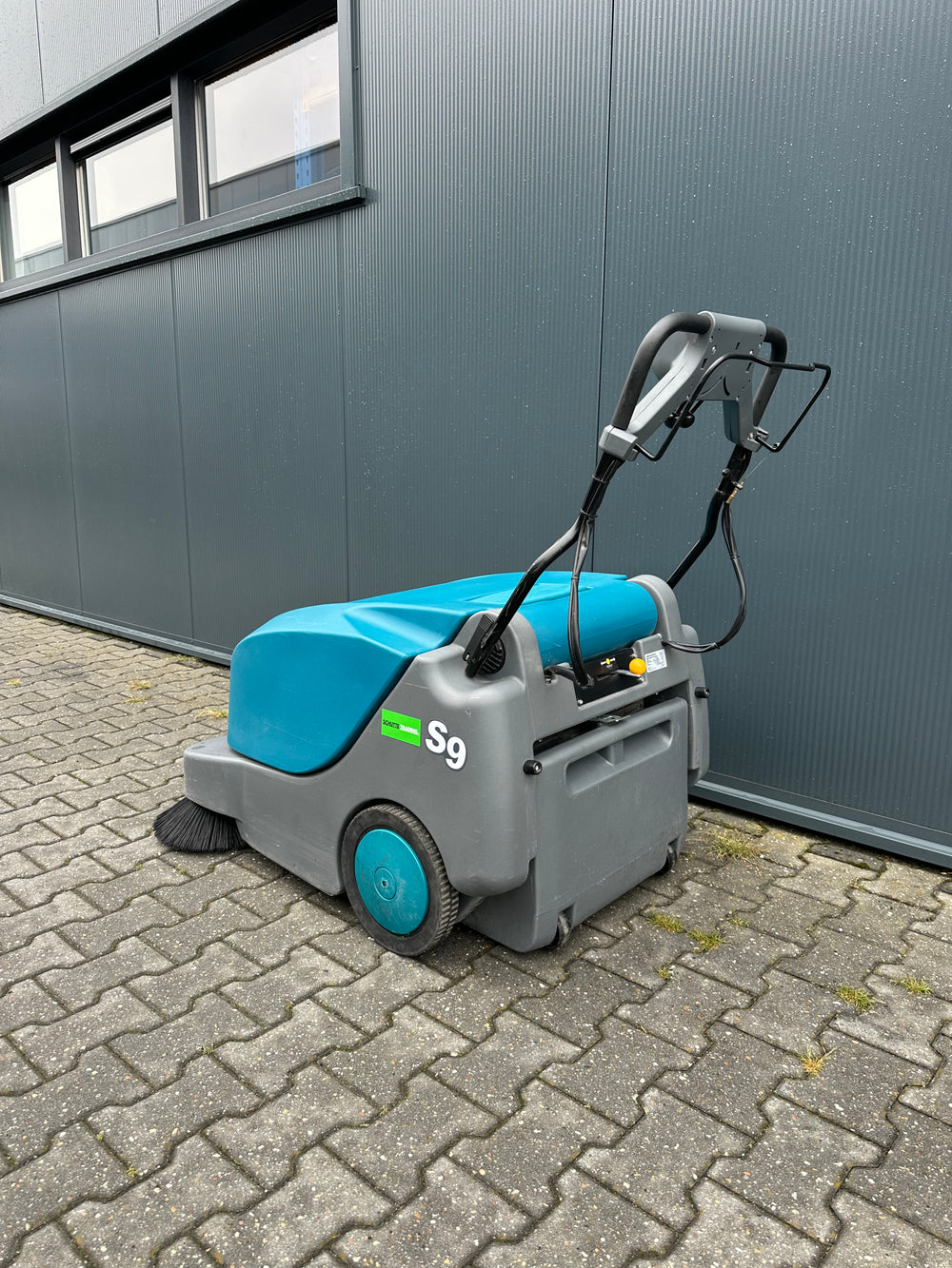 Tennant S9 Veegmachine – Volledig Gereviseerd