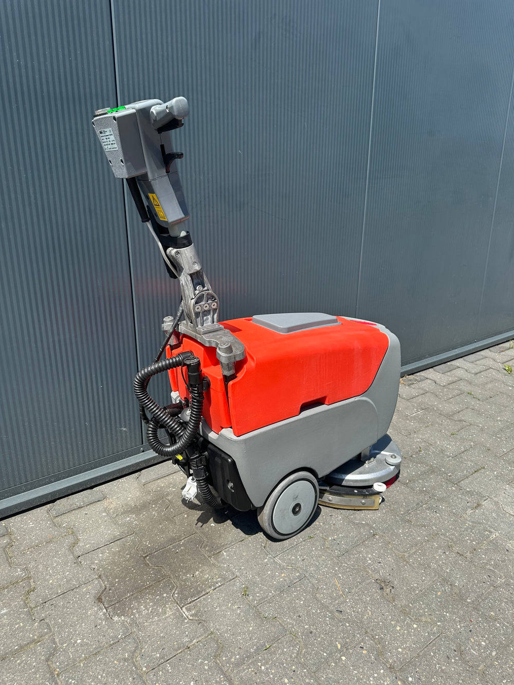 Hako B12 Schrobmachine – Volledig Gereviseerd