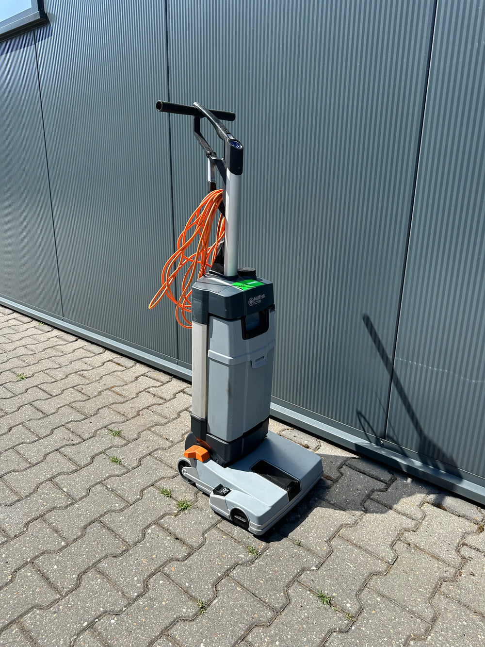 Nilfisk SC100 Schrobmachine – Volledig Gereviseerd