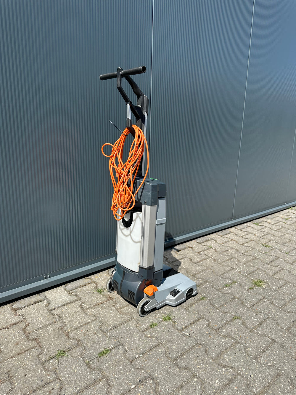 Nilfisk SC100 Schrobmachine – Volledig Gereviseerd