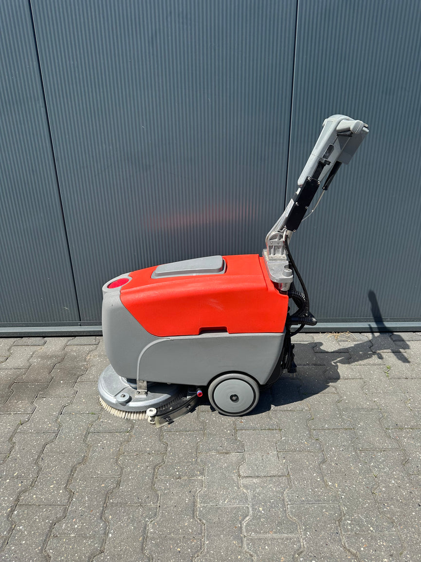 Hako B12 Schrob-/Zuigmachine – Nieuwe Accu's