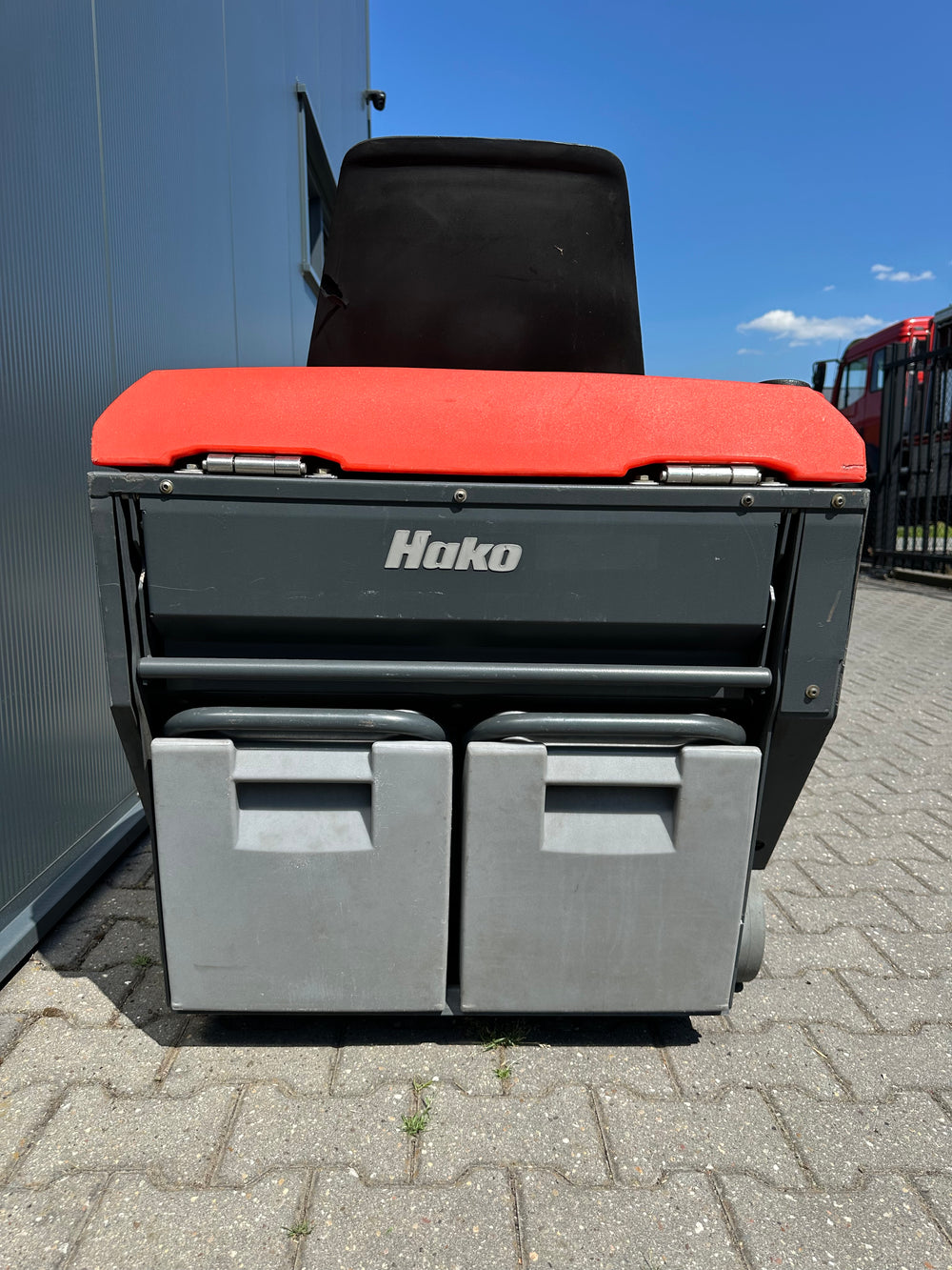 Hako Jonas 800 E Veegmachine – Volledig Gereviseerd