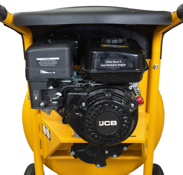 Naad_gelaste_cementmixer_-_JCB-CM150P