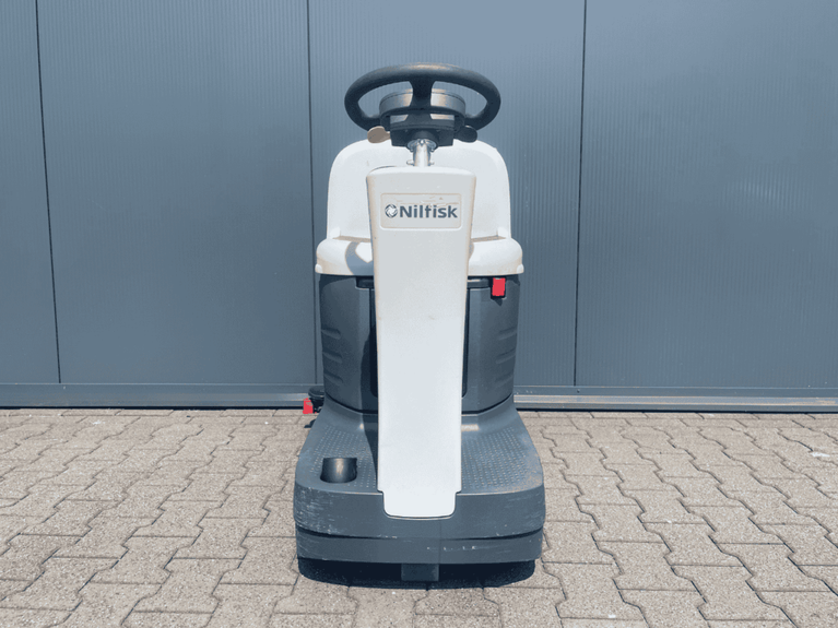 Nilfisk SC2000 Opzit Schrob-/Zuigmachine – Volledig Gereviseerd
