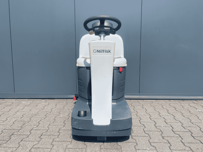 Nilfisk SC2000 Opzit Schrob-/Zuigmachine – Volledig Gereviseerd
