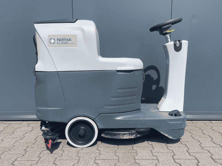 Nilfisk SC2000 Opzit Schrob-/Zuigmachine – Volledig Gereviseerd