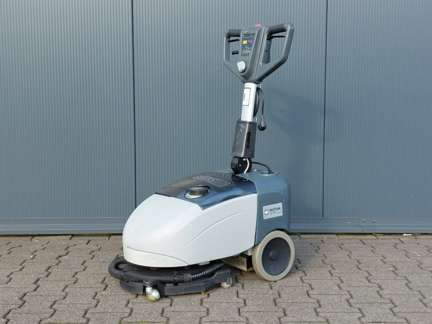 Nilfisk SC351 Schrob-/Zuigmachine – Volledig Gereviseerd