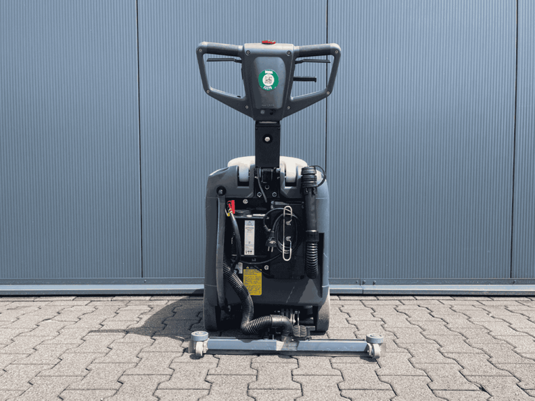 Nilfisk SC400 Schrob-/Zuigmachine – Volledig Gereviseerd