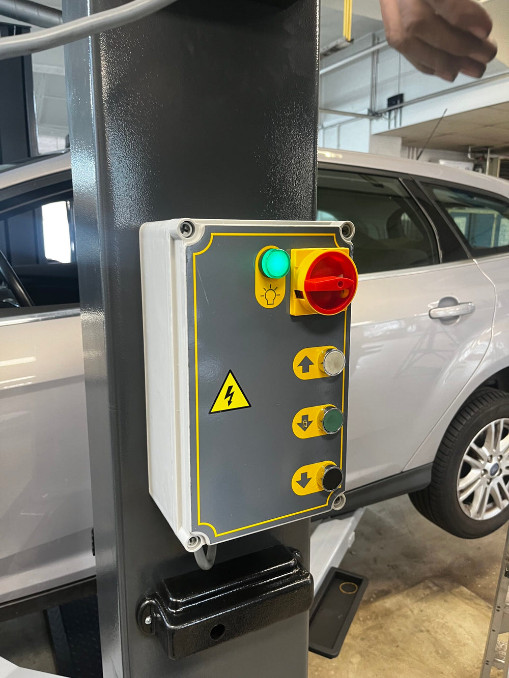 Wolf WL240BF ECO 2-Koloms Hefbrug 4000 kg – 230V Extra Hefhoogte